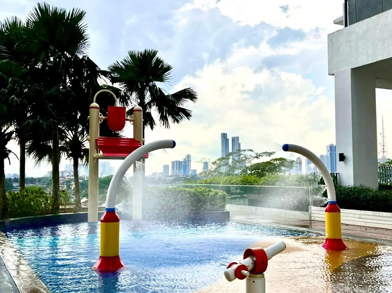 Mosaic Lush Grey Nest 3Br 8Pax W Bathtub Near Midvalley Johor Bahru