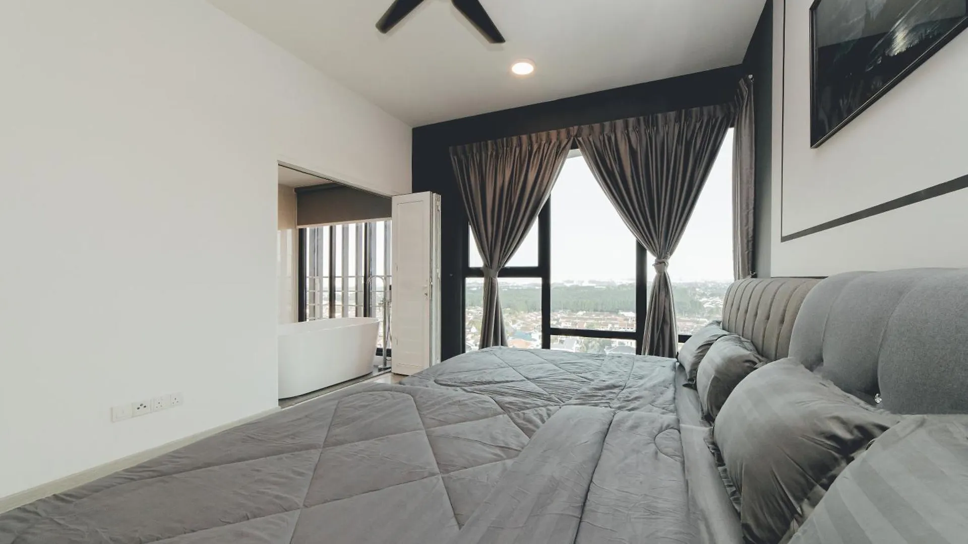 Mosaic Lush Grey Nest 3Br 8Pax W Bathtub Near Midvalley Johor Bahru 0*,  Malaysia