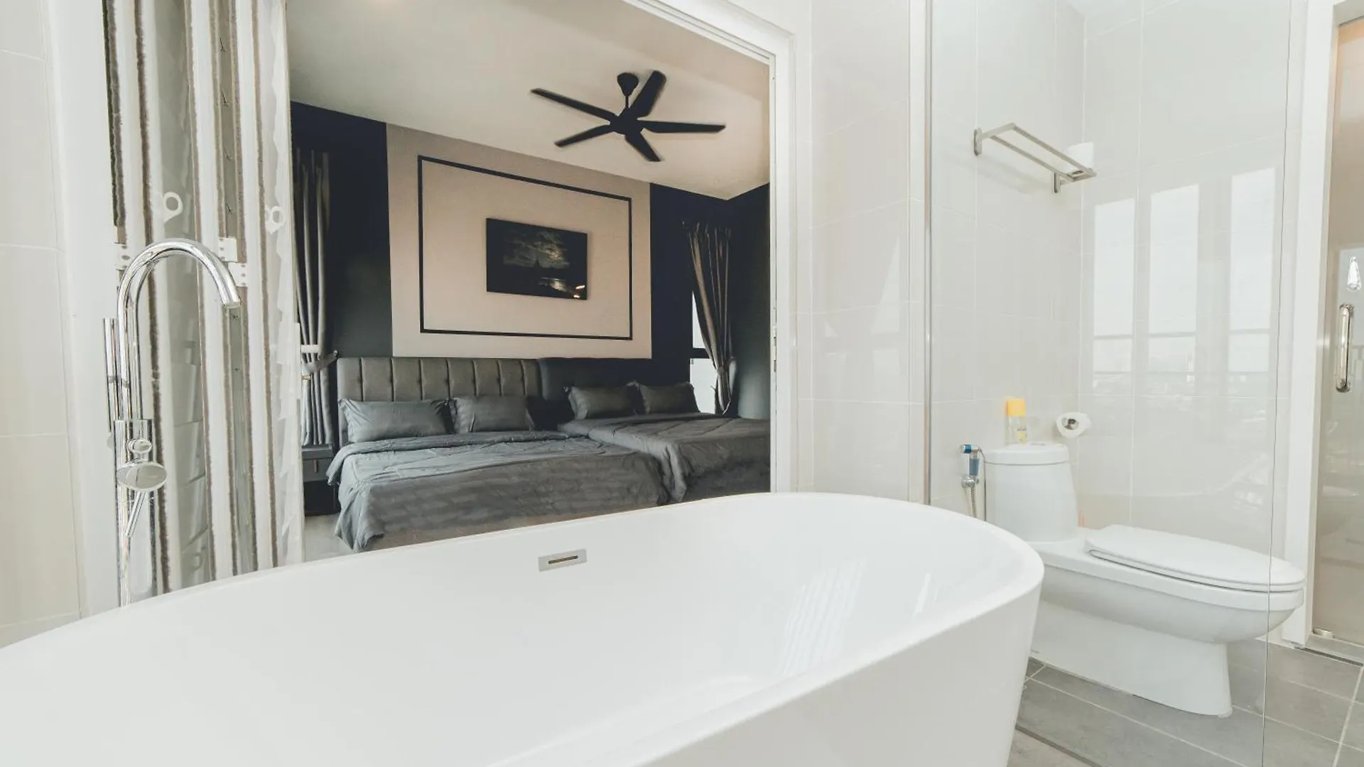 Mosaic Lush Grey Nest 3Br 8Pax W Bathtub Near Midvalley Johor Bahru 0*,  Malaysia
