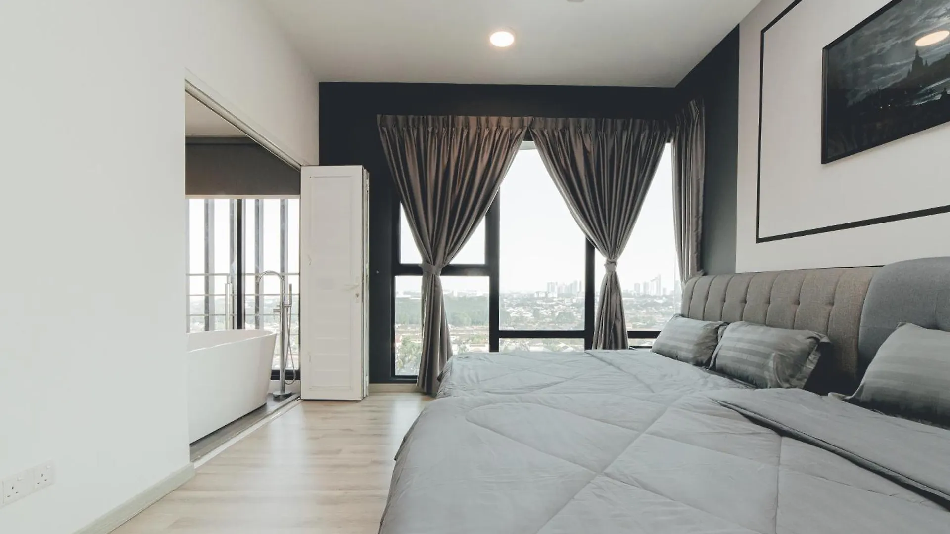 Mosaic Lush Grey Nest 3Br 8Pax W Bathtub Near Midvalley Johor Bahru Lejlighed