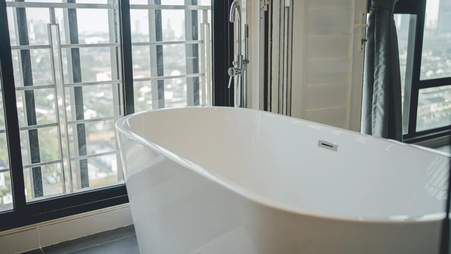 Lejlighed Mosaic Lush Grey Nest 3Br 8Pax W Bathtub Near Midvalley Johor Bahru