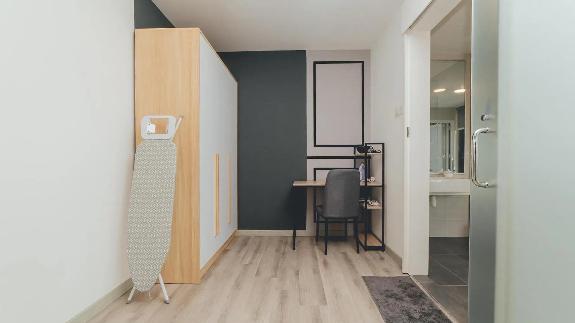 Mosaic Lush Grey Nest 3Br 8Pax W Bathtub Near Midvalley Johor Bahru 0*,